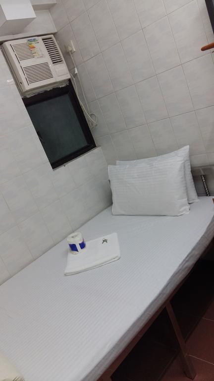 New Yan Yan Guest House Reception 9Th Floor Flat E4 E6 香港 外观 照片